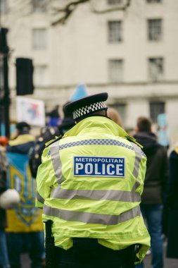 Başbakanlık Caddesi, Londra - 124; İngiltere - 2022.03.13: Rus işgalini protesto eden Ukraynalı polis memurları