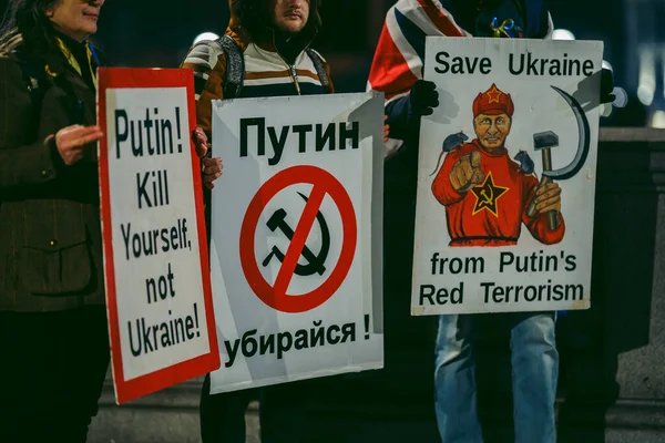 Trafalgar Square Londýn Velká Británie 2022 Ukrajinci Protestují Tisíce Lidí — Stock fotografie