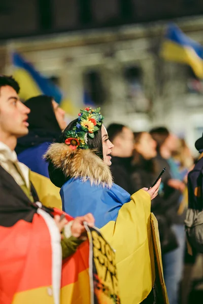 Trafalgar Meydanı, Londra - 124; İngiltere - 2022,03.09: Ukrayna halkı protesto etti, binlercesi Ukrayna 'daki savaşı durdurmak için Rusya' ya İngiliz Hükümeti, AB ve ABD 'den daha sert yaptırımlar talep etmek için toplandı