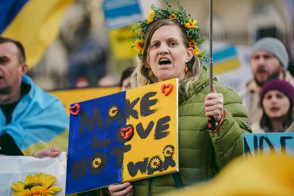 Downing Street Londres 2022 Protesta Del Pueblo Ucraniano Miles Personas —  Fotos de Stock
