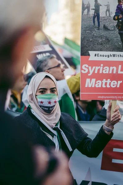 Downing Street Λονδίνο 2022 Διαδήλωση Συριακού Και Ουκρανικού Λαού Συγκεντρώθηκαν — Φωτογραφία Αρχείου
