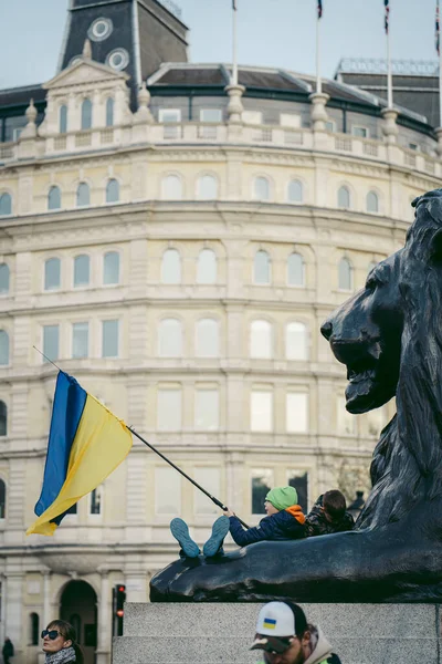 Trafalgar Square Londen 2022 Het Oekraïense Volk Protesteert Duizenden Verzamelen — Stockfoto