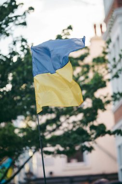 Rus büyükelçiliği, Londra 124; İngiltere - 2022.04.07: Ukrayna halkı protesto etti, binlercesi Ukrayna 'daki savaşı durdurmak için Rusya' ya İngiliz Hükümeti, AB ve ABD 'den daha sert yaptırımlar talep etmek için toplandı