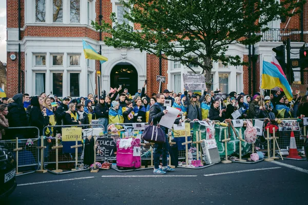 Російське Посольство Лондон Велика Британія 2022 Протести Українського Народу Тисячі — стокове фото