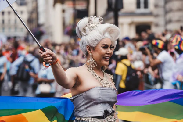 London 2022 Coca Cola Employees Flags Banners Celebrating London Lgbtq 로열티 프리 스톡 이미지