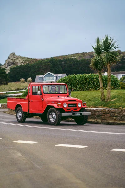 Jersey Island Channel Island 2022 Red Toyota Landcruiser J40 Pickup — ストック写真