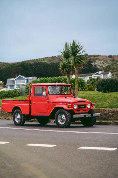 Jersey Island Channel Island 2022 Red Toyota Landcruiser J40 Pickup — ストック写真