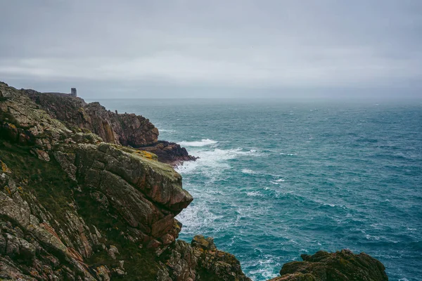 ジャージー島の海岸崖やビーチの美しい自然の景色 チャンネル諸島 — ストック写真