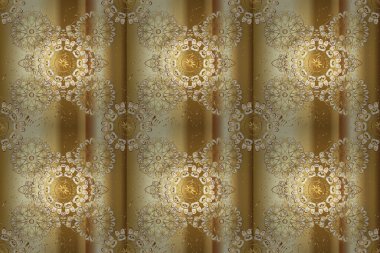 Altın elementlerle bej, sarı ve kahverengi renklerde klasik, pürüzsüz desen. Noel, kar tanesi, yeni yıl.