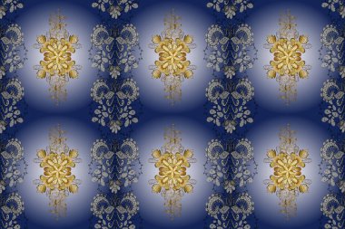 Geleneksel raster ve altın desen. Damask pürüzsüz süsü. Klasik oryantal desen beyaz, mavi ve nötr renkler üzerinde.