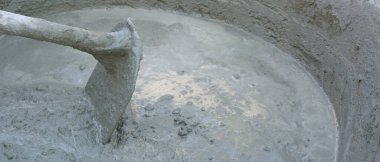 Beton karışımı, çimento, taş, kum ve suyun yanı sıra ilave kimyasallar ve diğer karışık maddelerin girişimidir. Kararlı bir beton elde etmek için belirlenen oranda karıştır ve karıştır.