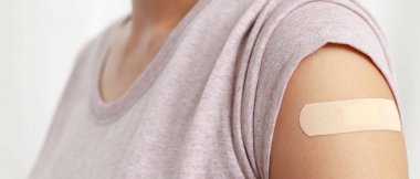 Kadın aşı oluyor, bağışıklık kazanıyor ama vücudunda hiçbir etkisi yok..