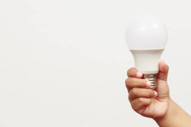 LED ampuller elektrik faturanızı neredeyse ikiye katlar..