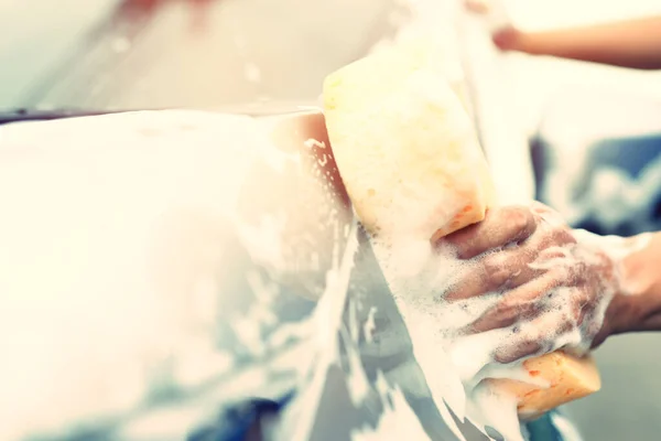 Mytí Venkovním Autě Pěnovým Mýdlem — Stock fotografie