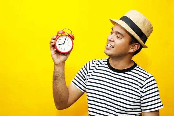 Homem Está Segurando Despertador — Fotografia de Stock