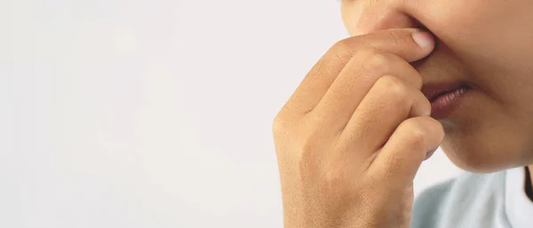 Nieprzyjemny Zapach Podczas Oddychania Może Być Spowodowany Zakażenia Jamy Nosowej — Zdjęcie stockowe