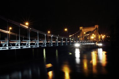 Cityscape Wroclaw, grunwaldzki Köprüsü, gece, Polonya