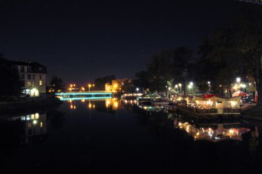 oder Nehri ve slodowa Adası'nda gece, wroclaw, Polonya