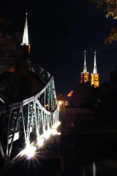 Kathedraal eiland (ostrow tumski) bij nacht, wroclaw, Polen — Stockfoto