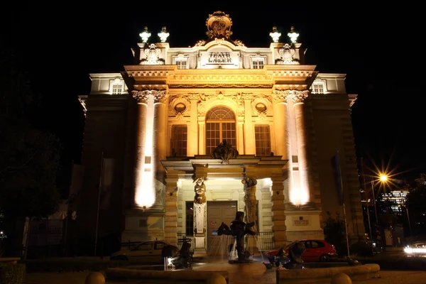 在晚上，波兰弗罗茨瓦夫木偶剧院 — 图库照片