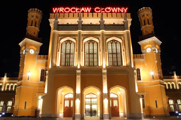 Gare principale de Wroclaw la nuit, Pologne — Photo