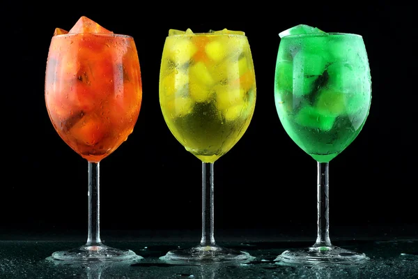 Bebidas de buen color con hielo —  Fotos de Stock