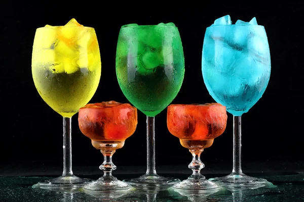 Bebidas de buen color con hielo —  Fotos de Stock
