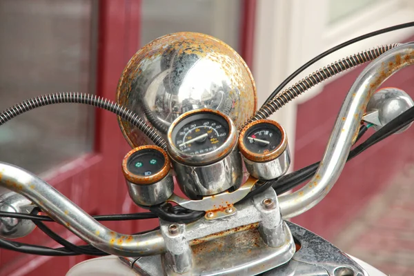 Old Motorcycle, partial view with rusty handlebars — Stock Photo, Image