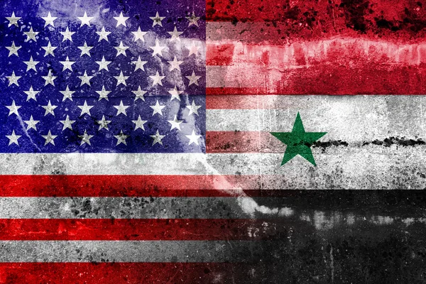 USA und Syrien-Flagge an Grunge-Wand gemalt — Stockfoto