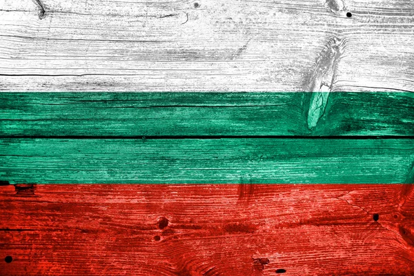 古い木の板の背景に描かれたブルガリアの国旗 — ストック写真