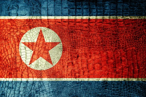 Coreia do Norte Bandeira pintada em textura de crocodilo de luxo — Fotografia de Stock