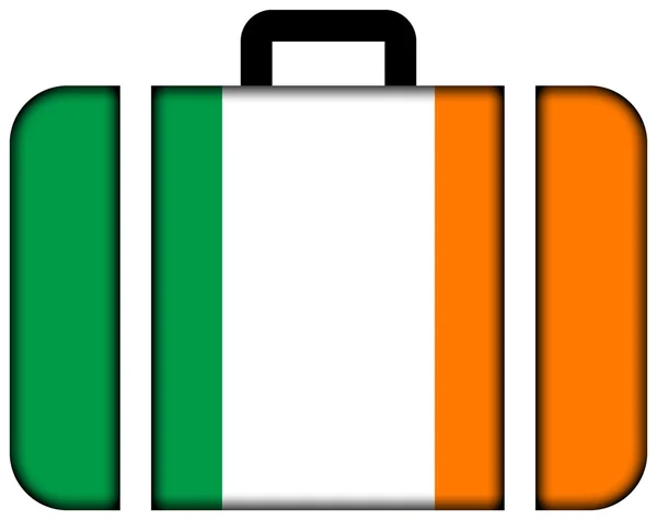 Чемодан с флагом Ирландии — стоковое фото