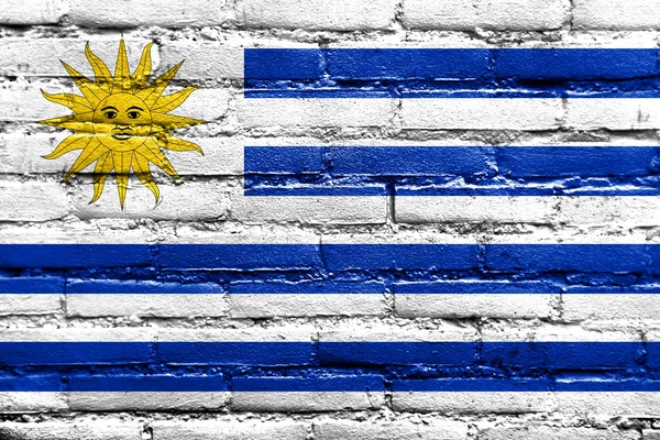 Bandera de Uruguay pintada sobre pared de ladrillo —  Fotos de Stock