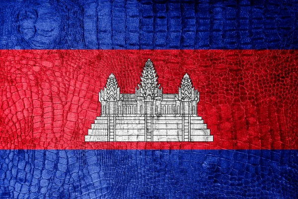 Camboja Bandeira pintada sobre textura de crocodilo de luxo — Fotografia de Stock