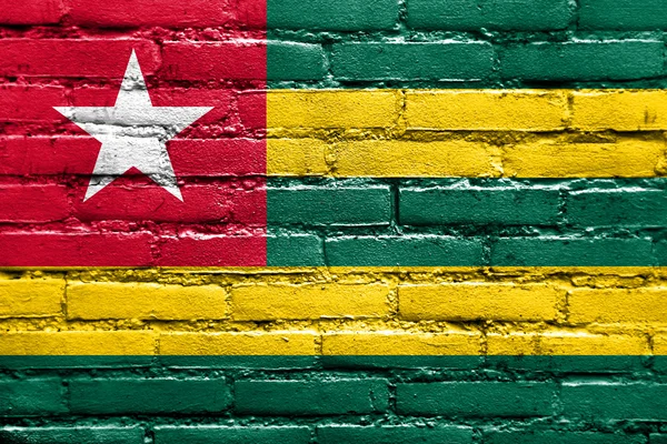 Bandiera Togo dipinta su muro di mattoni — Foto Stock