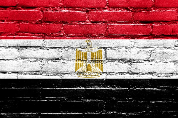 Египетский флаг, раскрашенный на кирпичной стене — стоковое фото