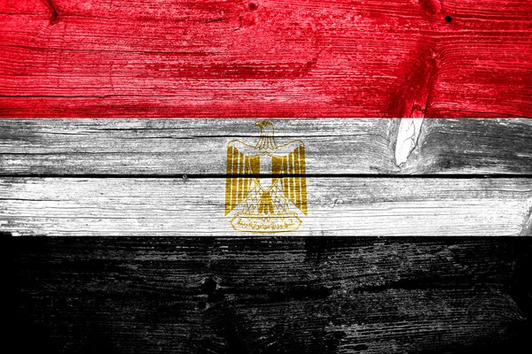 Египетский флаг, раскрашенный на старой деревянной доске — стоковое фото