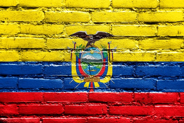 Bandeira do Equador pintada na parede de tijolos — Fotografia de Stock