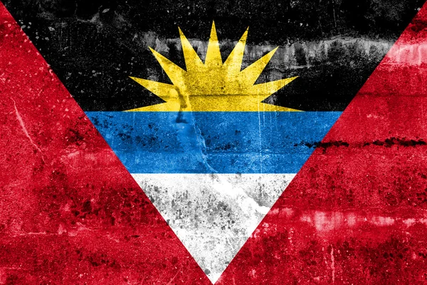 Antigua und Barbuda Flagge auf Grunge Wand gemalt — Stockfoto