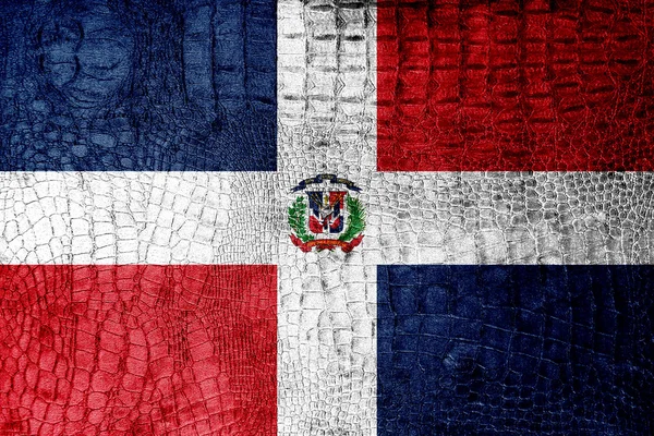 Bandera de República Dominicana pintada sobre textura de cocodrilo de lujo —  Fotos de Stock