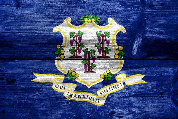 Connecticut state flagga målade på gamla trä planka konsistens — Stockfoto