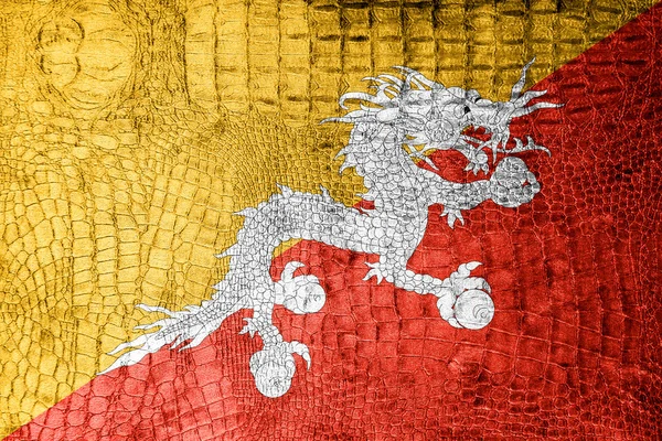 Bandiera del Bhutan dipinta su texture di coccodrillo di lusso — Foto Stock