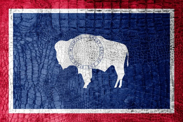 Wyoming Bandeira do Estado pintada em textura de crocodilo de luxo — Fotografia de Stock