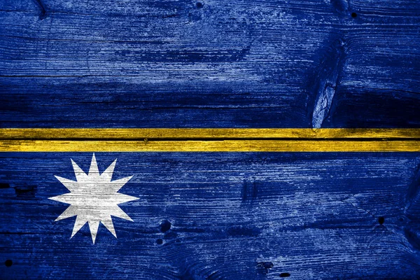 Nauru Bandiera dipinta su legno vecchio — Foto Stock