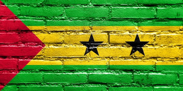 Santo Tomé y Príncipe Bandera pintada en la pared de ladrillo —  Fotos de Stock
