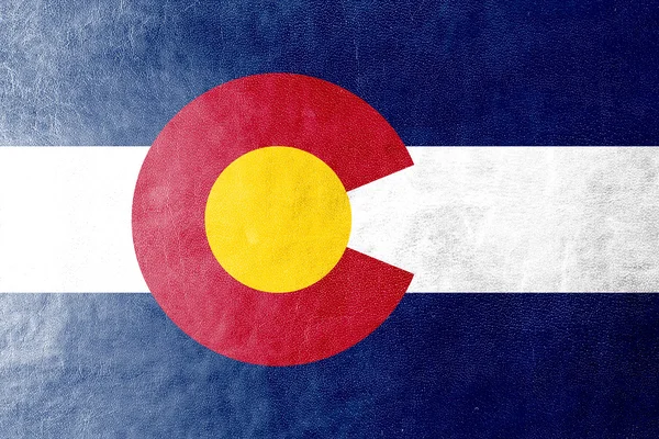 Colorado state flagga målade på läder texture — Stockfoto