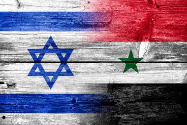 İsrail ve Suriye bayrağı eski ahşap tahta dokusu üzerinde boyalı