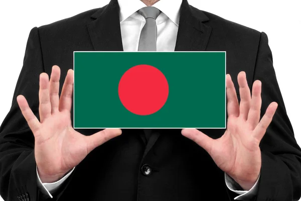 Uomo d'affari in possesso di un biglietto da visita con bandiera Bangladesh — Foto Stock