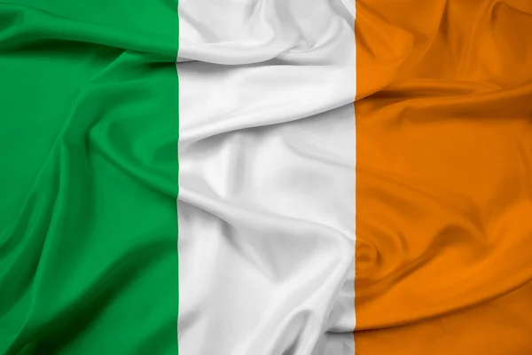 Acenando bandeira da Irlanda — Fotografia de Stock