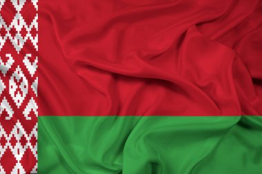 Beyaz Rusya bayrağı sallayarak